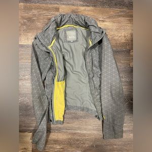 BENCH women’s lightweight snowboarding jacket